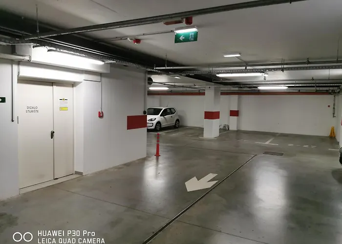 City Center Pearl #New#Free Reserved Parking In Garage Elevator Direct Access#Business And Pleasure#City View&Balcony&Sunny&Cafes&Markets&Tram#City Center#Working Room#2 Toliets#2 Bedrooms