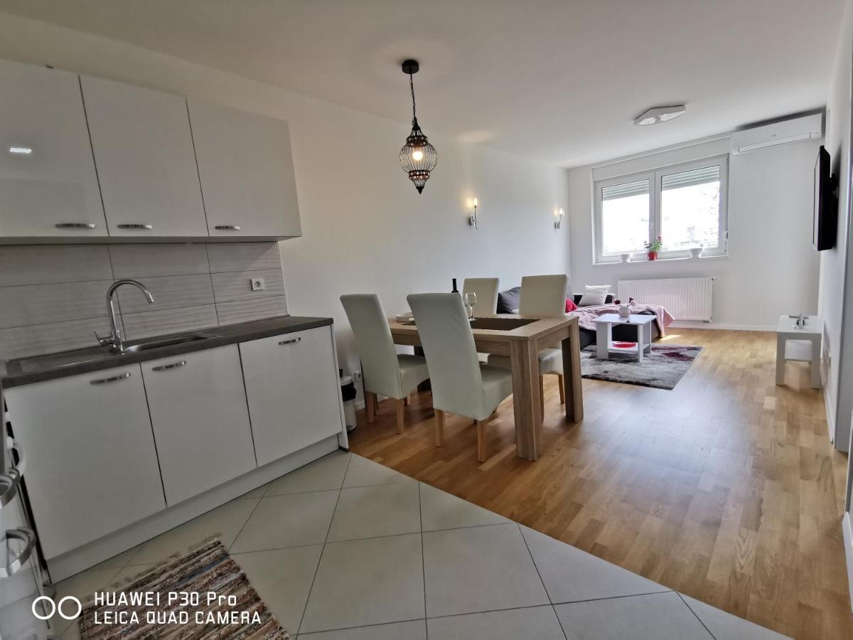 Center Pearl #new#free Reserved Parking In Garage Elevator Direct Access#business And Pleasure#city View&balcony&sunny&cafes&markets&tram#city Center#working Room#2 Toliets#2 Bedrooms Apartament Zagrzeb
