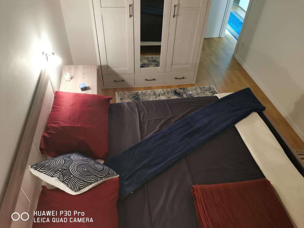 Center Pearl #new#free Reserved Parking In Garage Elevator Direct Access#business And Pleasure#city View&balcony&sunny&cafes&markets&tram#city Center#working Room#2 Toliets#2 Bedrooms Apartament *
