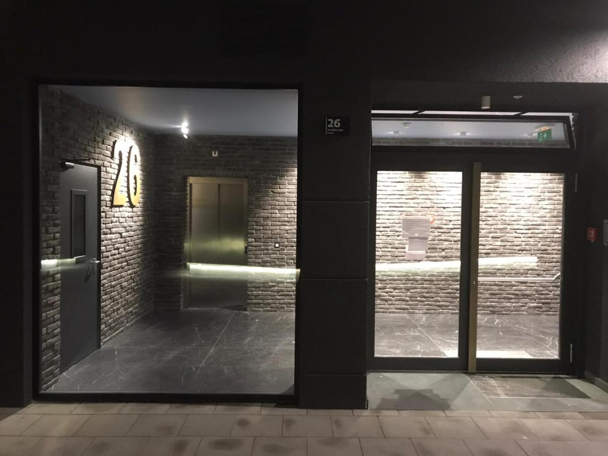 Center Pearl #new#free Reserved Parking In Garage Elevator Direct Access#business And Pleasure#city View&balcony&sunny&cafes&markets&tram#city Center#working Room#2 Toliets#2 Bedrooms