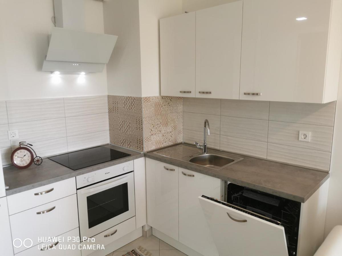 Center Pearl #new#free Reserved Parking In Garage Elevator Direct Access#business And Pleasure#city View&balcony&sunny&cafes&markets&tram#city Center#working Room#2 Toliets#2 Bedrooms Apartament *