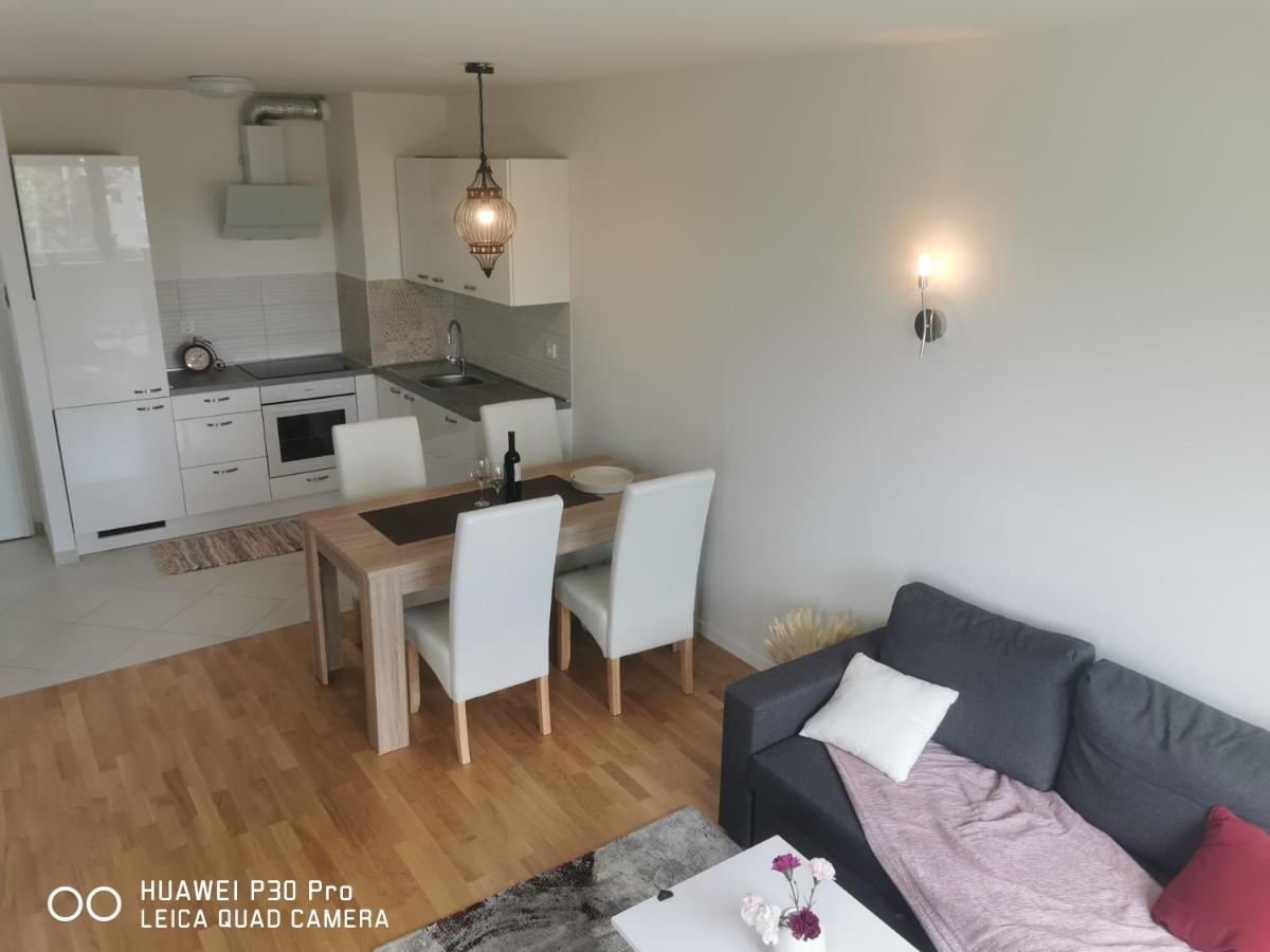 Apartament Center Pearl #new#free Reserved Parking In Garage Elevator Direct Access#business And Pleasure#city View&balcony&sunny&cafes&markets&tram#city Center#working Room#2 Toliets#2 Bedrooms Zagrzeb