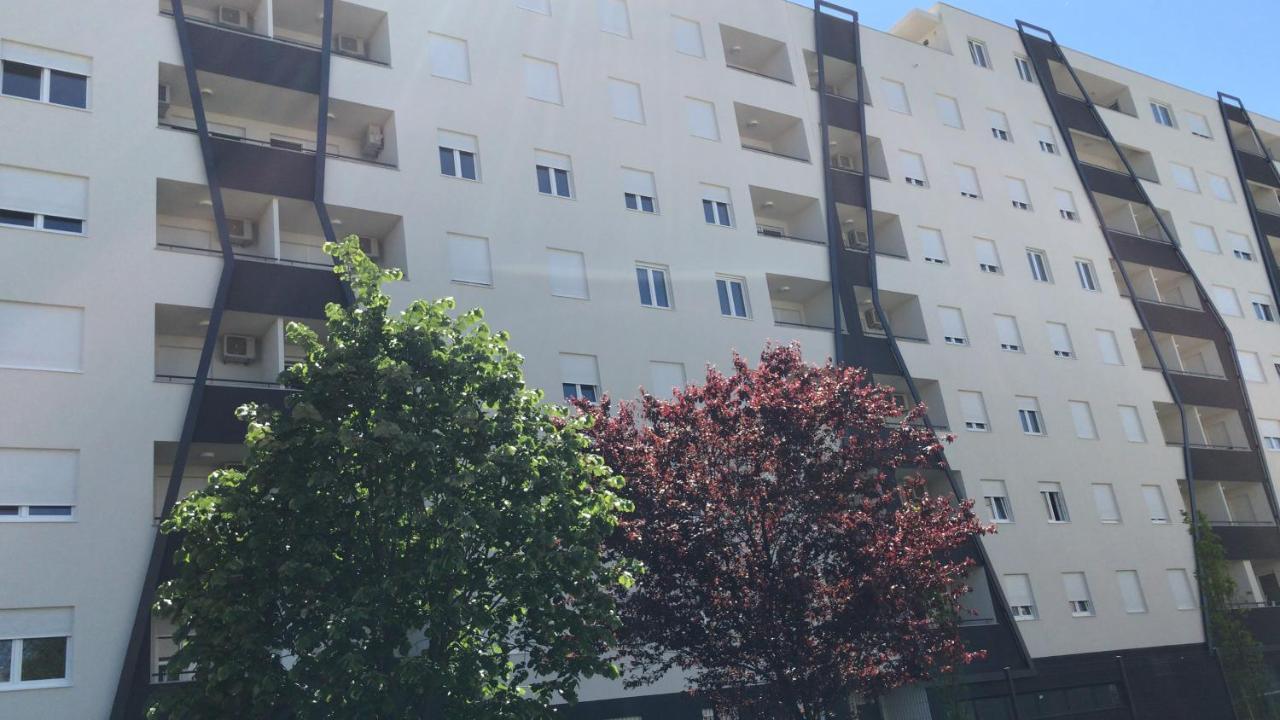 Center Pearl: Urban Oasis With Parking & Views *