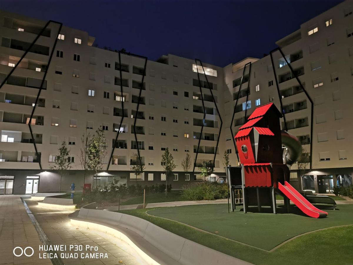 Apartament Center Pearl #new#free Reserved Parking In Garage Elevator Direct Access#business And Pleasure#city View&balcony&sunny&cafes&markets&tram#city Center#working Room#2 Toliets#2 Bedrooms