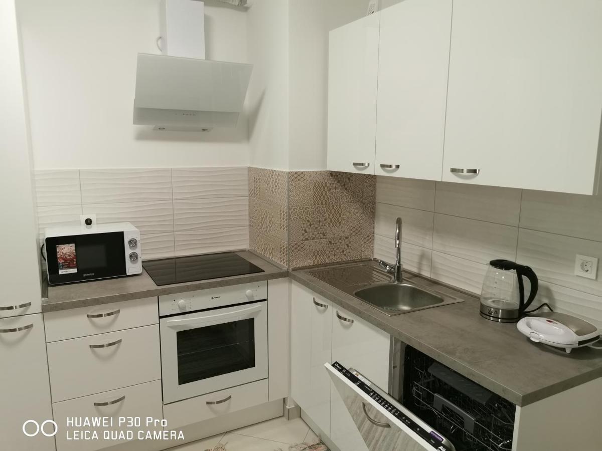 Center Pearl #new#free Reserved Parking In Garage Elevator Direct Access#business And Pleasure#city View&balcony&sunny&cafes&markets&tram#city Center#working Room#2 Toliets#2 Bedrooms