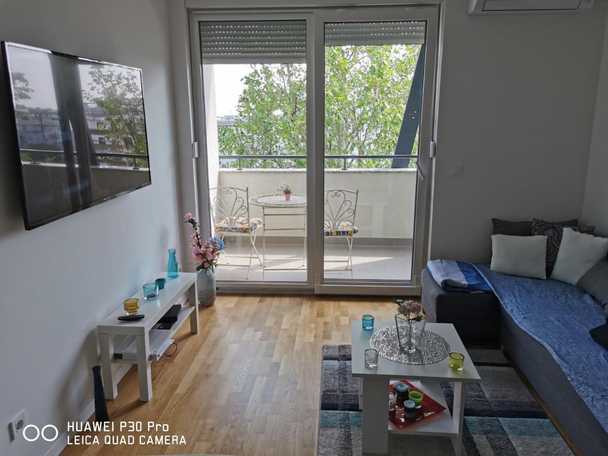 Center Pearl #new#free Reserved Parking In Garage Elevator Direct Access#business And Pleasure#city View&balcony&sunny&cafes&markets&tram#city Center#working Room#2 Toliets#2 Bedrooms Apartament