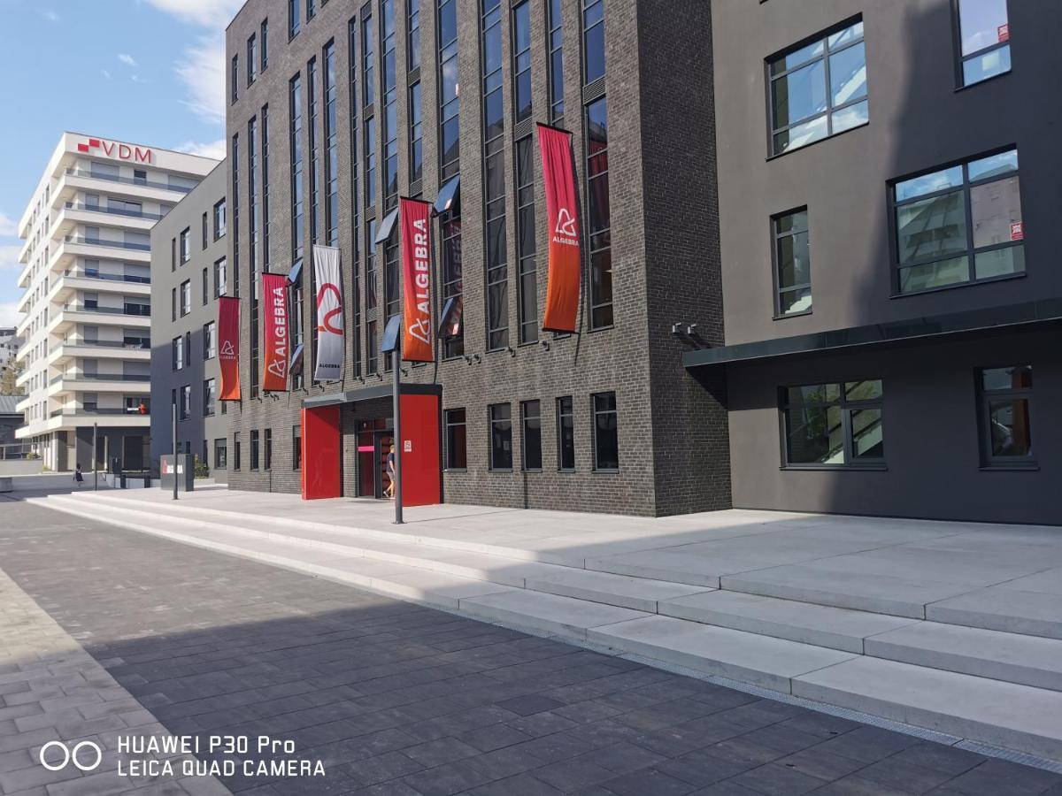 Center Pearl #new#free Reserved Parking In Garage Elevator Direct Access#business And Pleasure#city View&balcony&sunny&cafes&markets&tram#city Center#working Room#2 Toliets#2 Bedrooms Apartament Zagrzeb