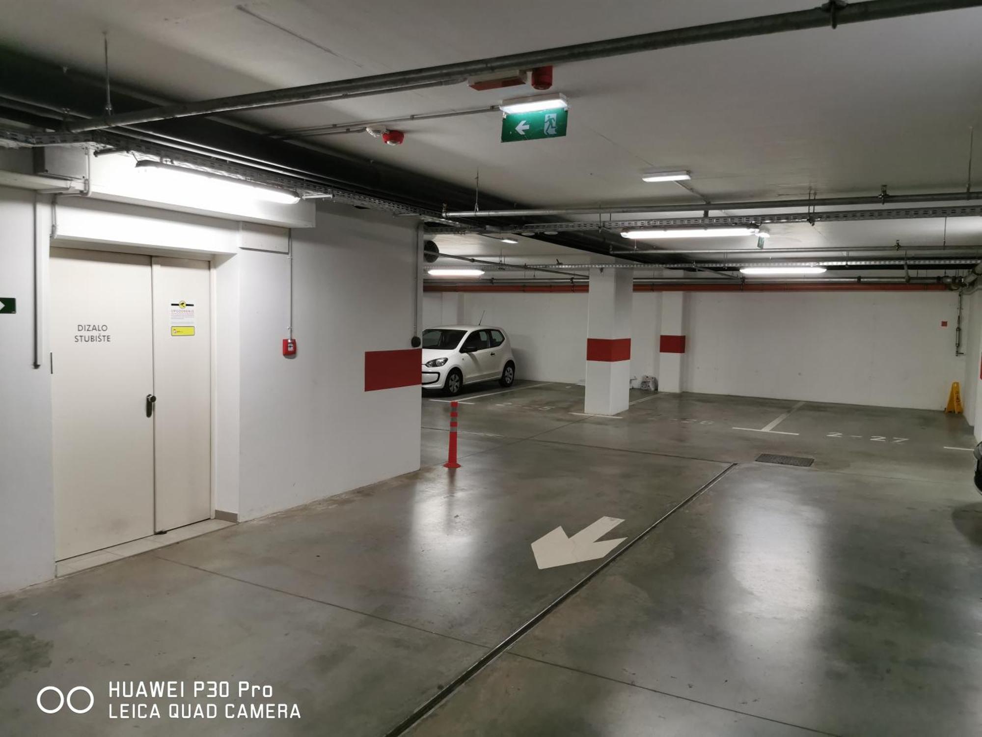 Center Pearl #new#free Reserved Parking In Garage Elevator Direct Access#business And Pleasure#city View&balcony&sunny&cafes&markets&tram#city Center#working Room#2 Toliets#2 Bedrooms Zagrzeb